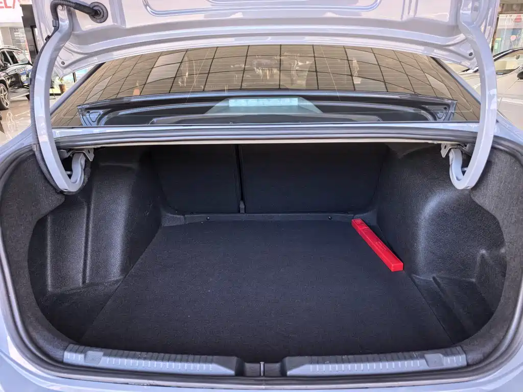 Volkswagen Lavida — миниатюра 14