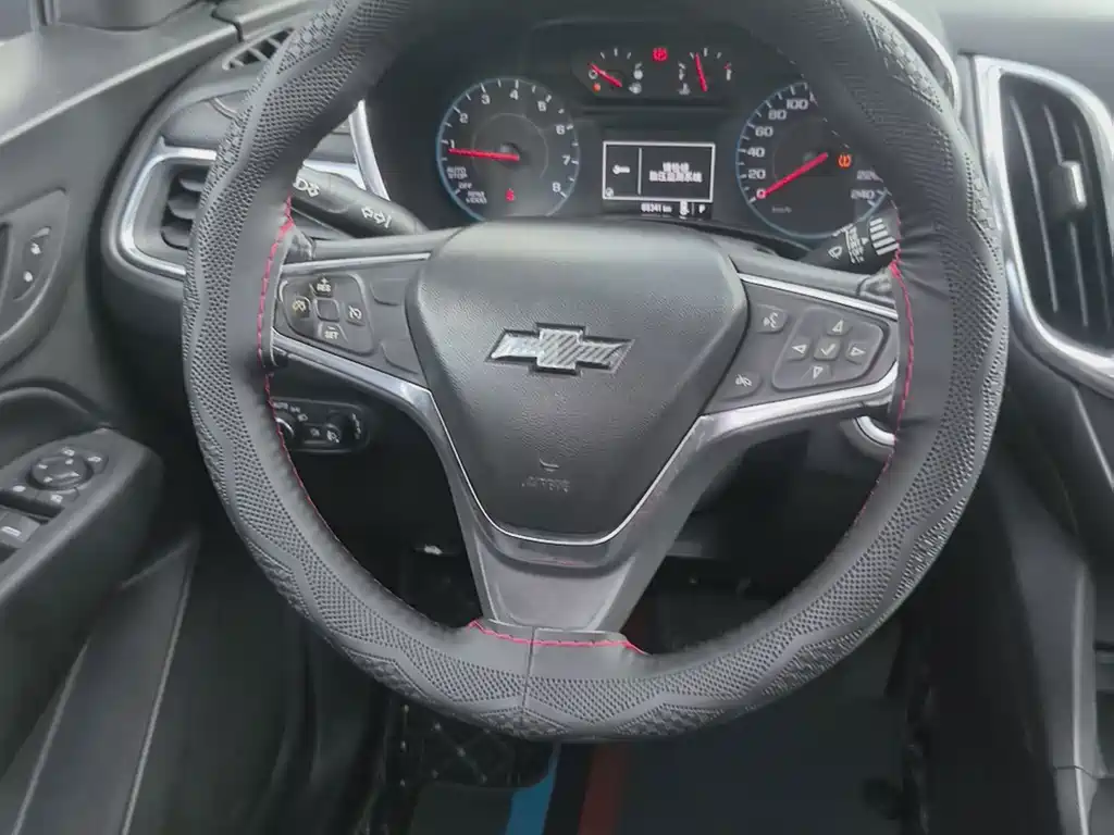 Chevrolet Equinox — миниатюра 15