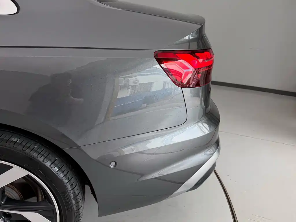 Audi A4L — миниатюра 8
