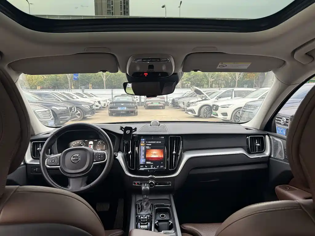 Volvo XC60 — миниатюра 6