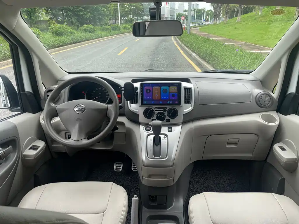 Nissan NV200 — миниатюра 9