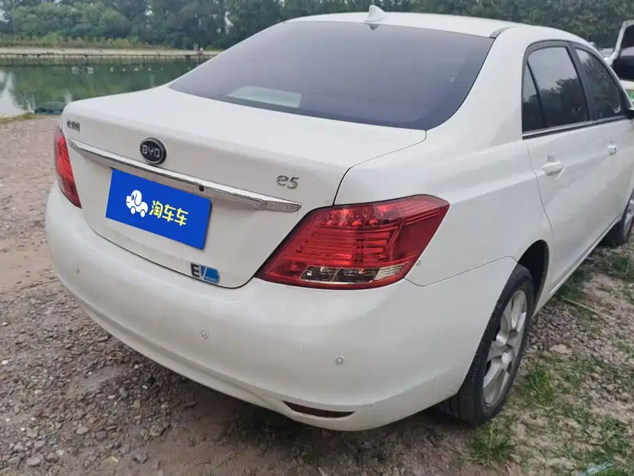 BYD e5 — миниатюра 3