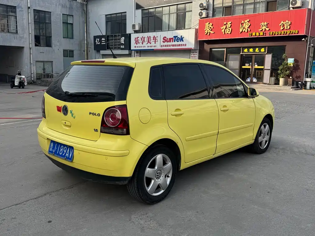 Volkswagen Polo 2009 1.6L AT