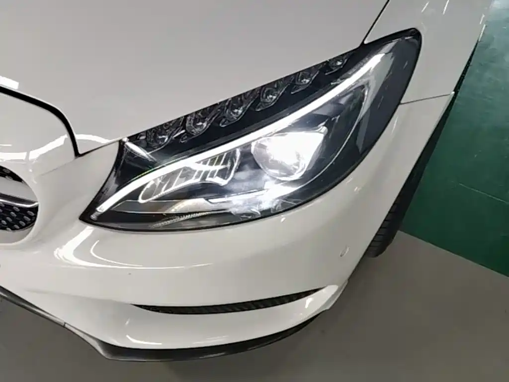Mercedes-Benz C-Class (Import) — миниатюра 24
