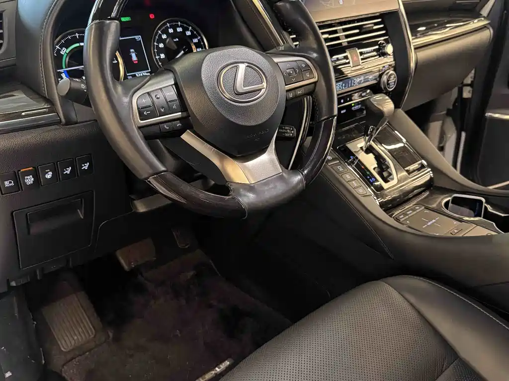 Lexus LM — миниатюра 10