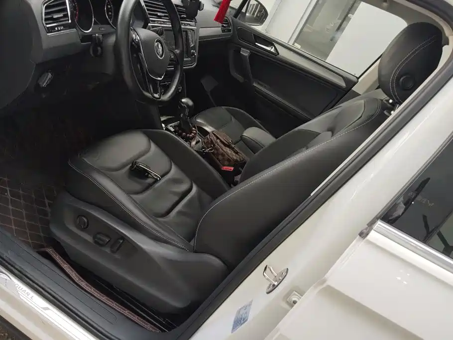 Volkswagen Tiguan L — миниатюра 9
