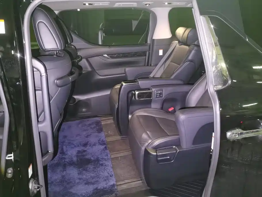 Toyota Vellfire — миниатюра 11