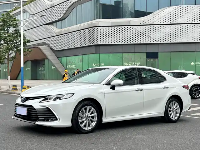 TOYOTA CAMRY 2023