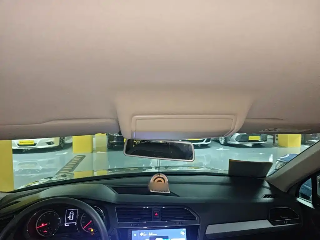 Volkswagen Tiguan L — миниатюра 18