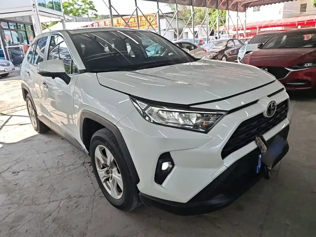 Toyota RAV4 — миниатюра 4