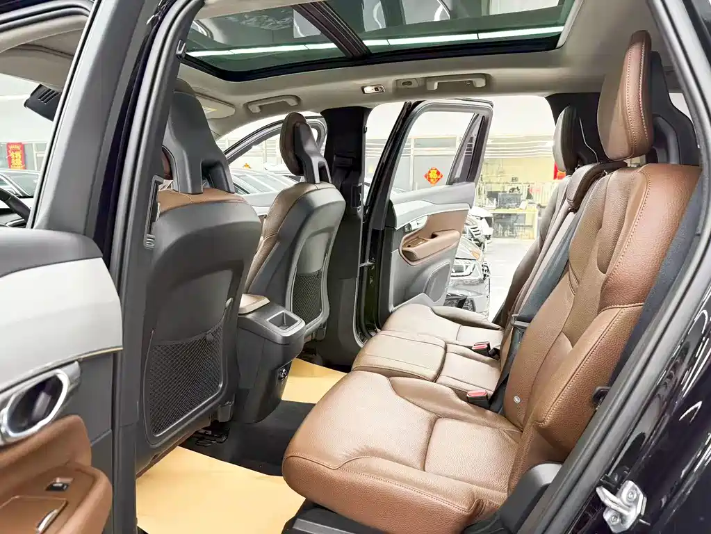 Volvo XC90 — миниатюра 8