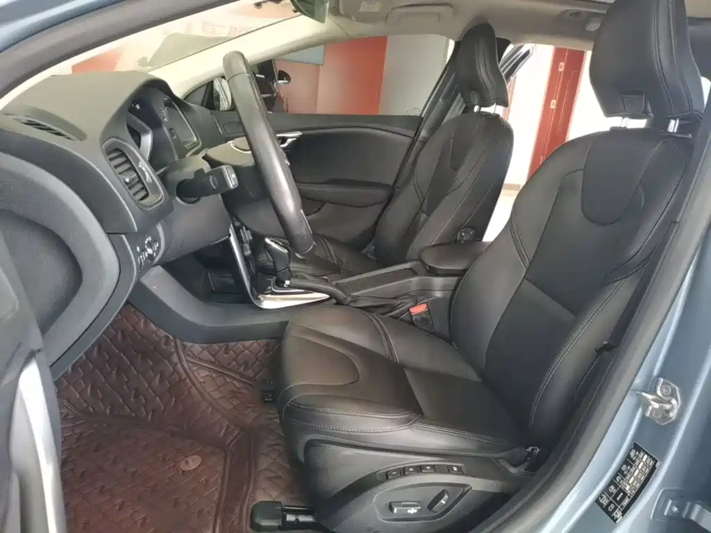 Volvo V40 — миниатюра 15