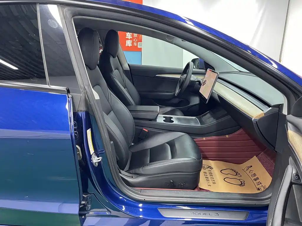 Tesla Model 3 — миниатюра 27