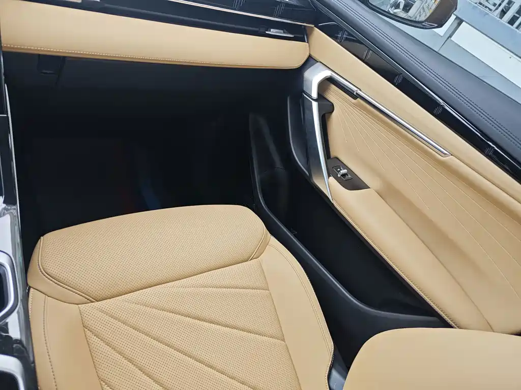 Geely Boyue L — миниатюра 8