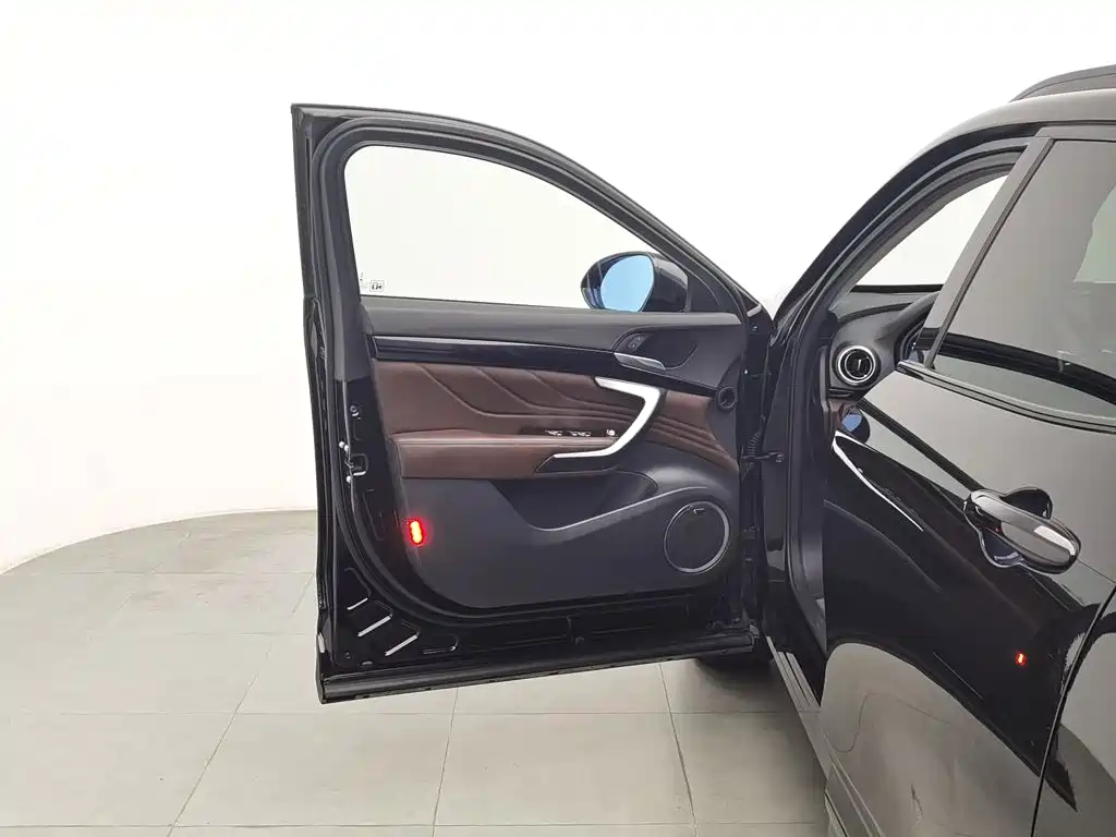 Wey Wey VV7 — миниатюра 8
