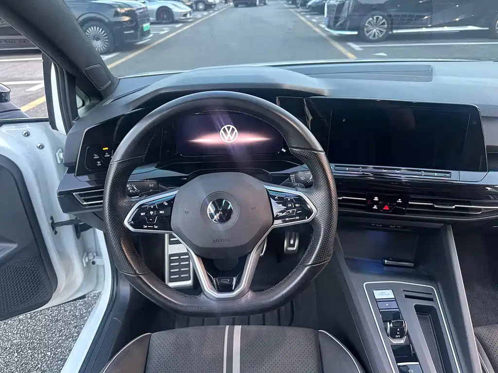 Volkswagen Golf — миниатюра 10