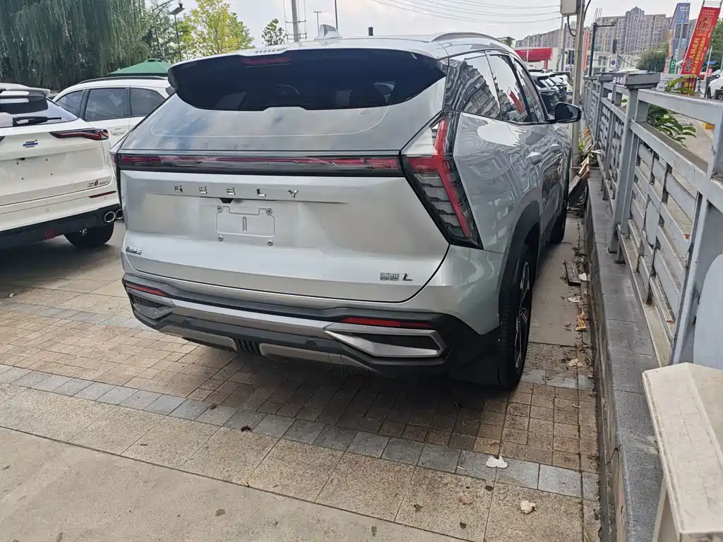 Geely Boyue L — миниатюра 15