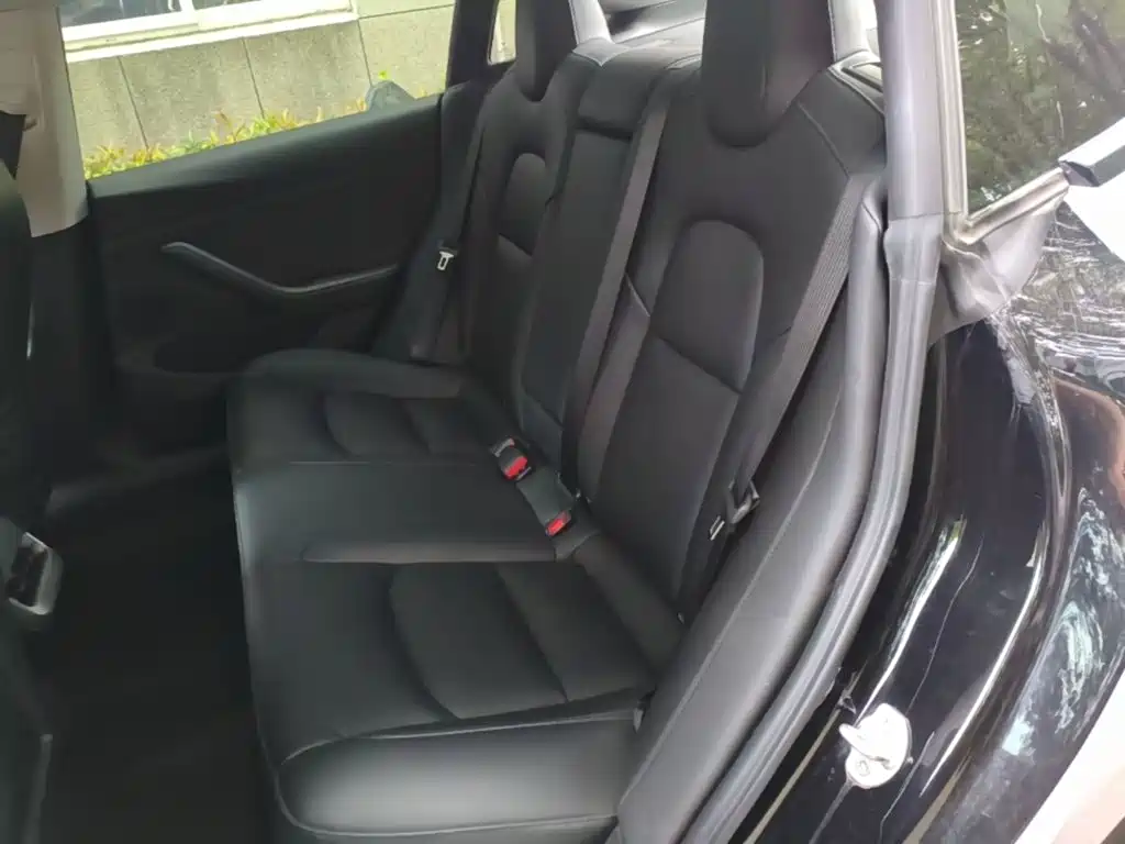 Tesla Model 3 — миниатюра 17