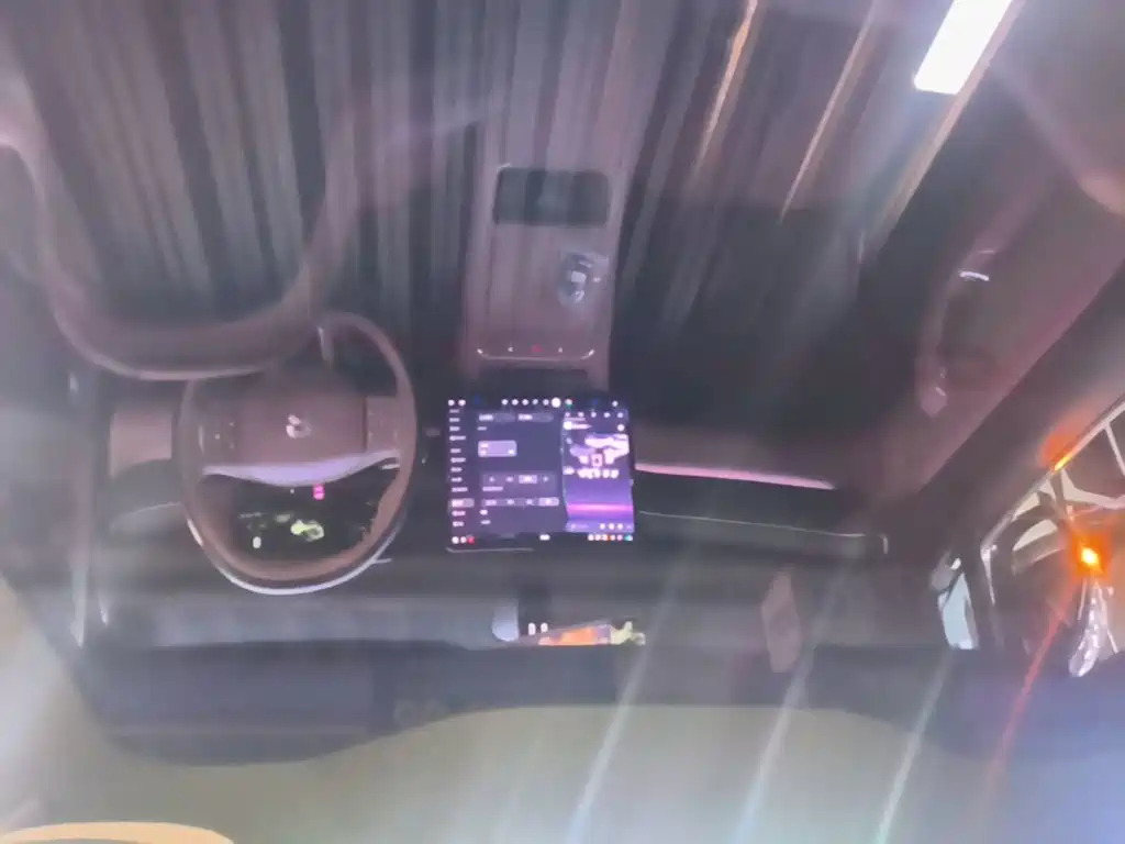 NIO EC6 — миниатюра 18