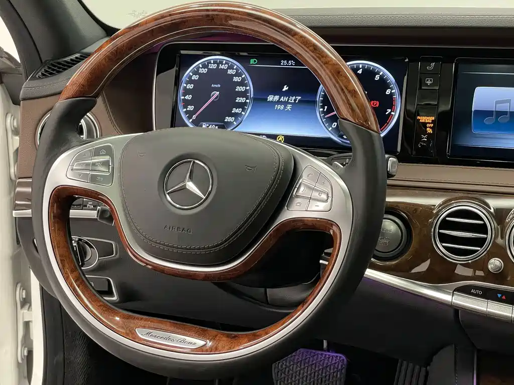 Mercedes-Benz S-Class — миниатюра 14
