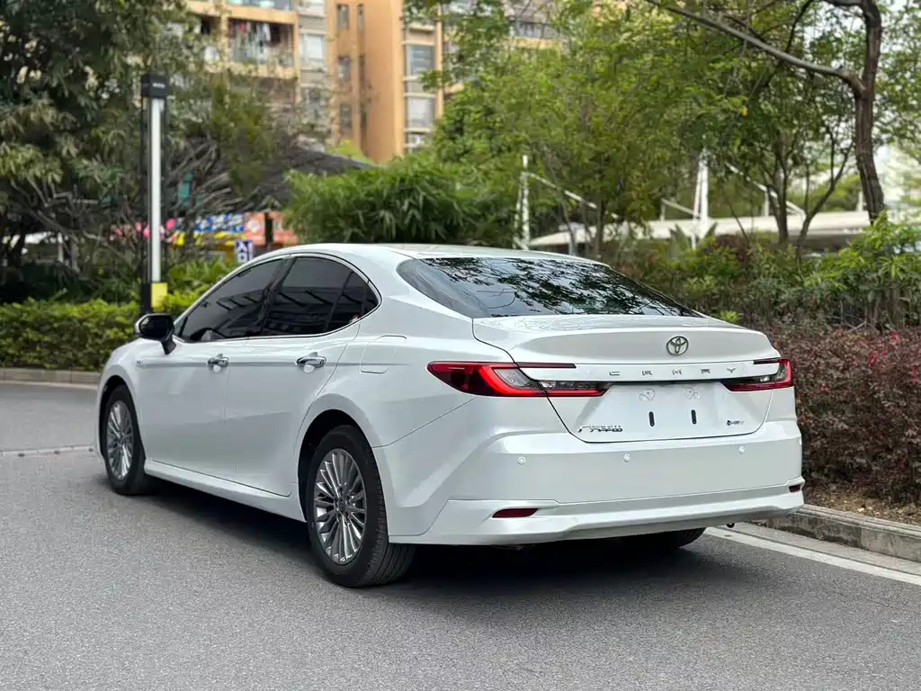 TOYOTA CAMRY