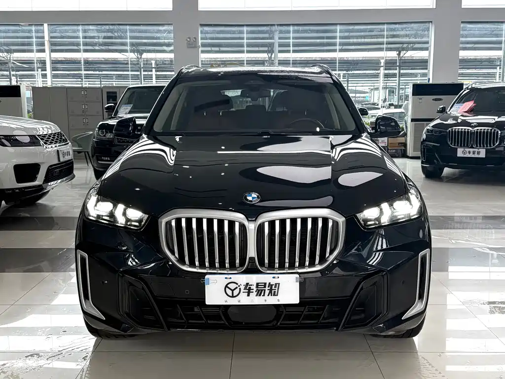 BMW X5 2023 xDrive 30Li Premium M Sport