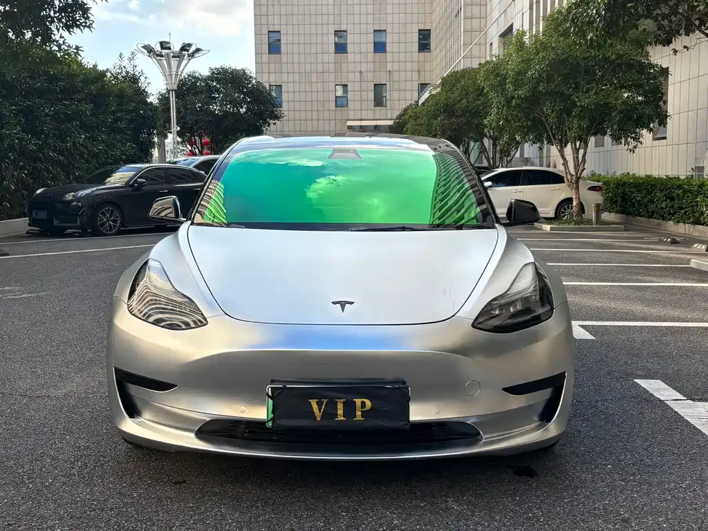 Tesla Model 3 — миниатюра 2