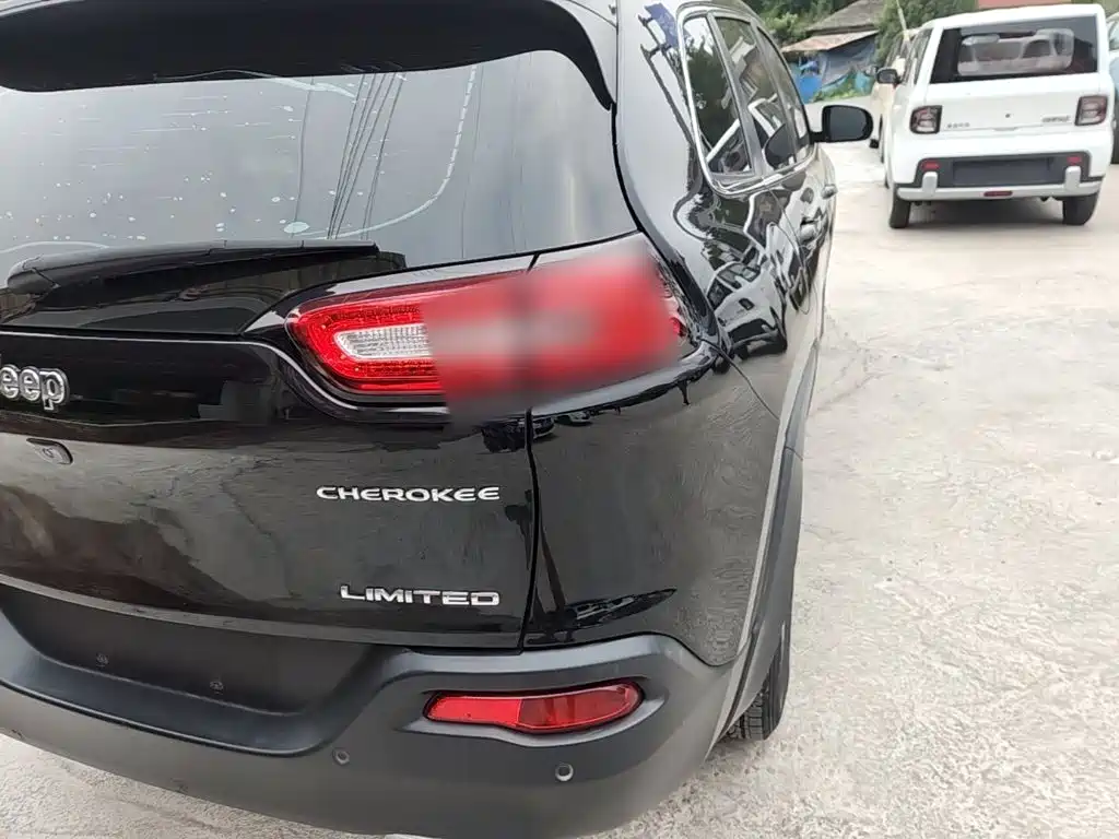 Jeep Cherokee — миниатюра 8