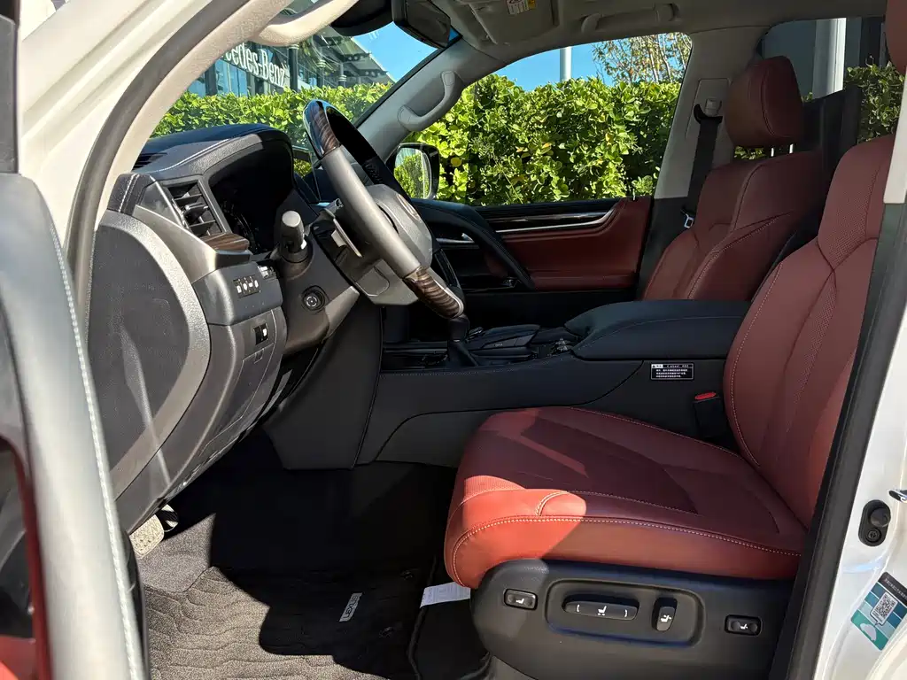 Lexus LX — миниатюра 7