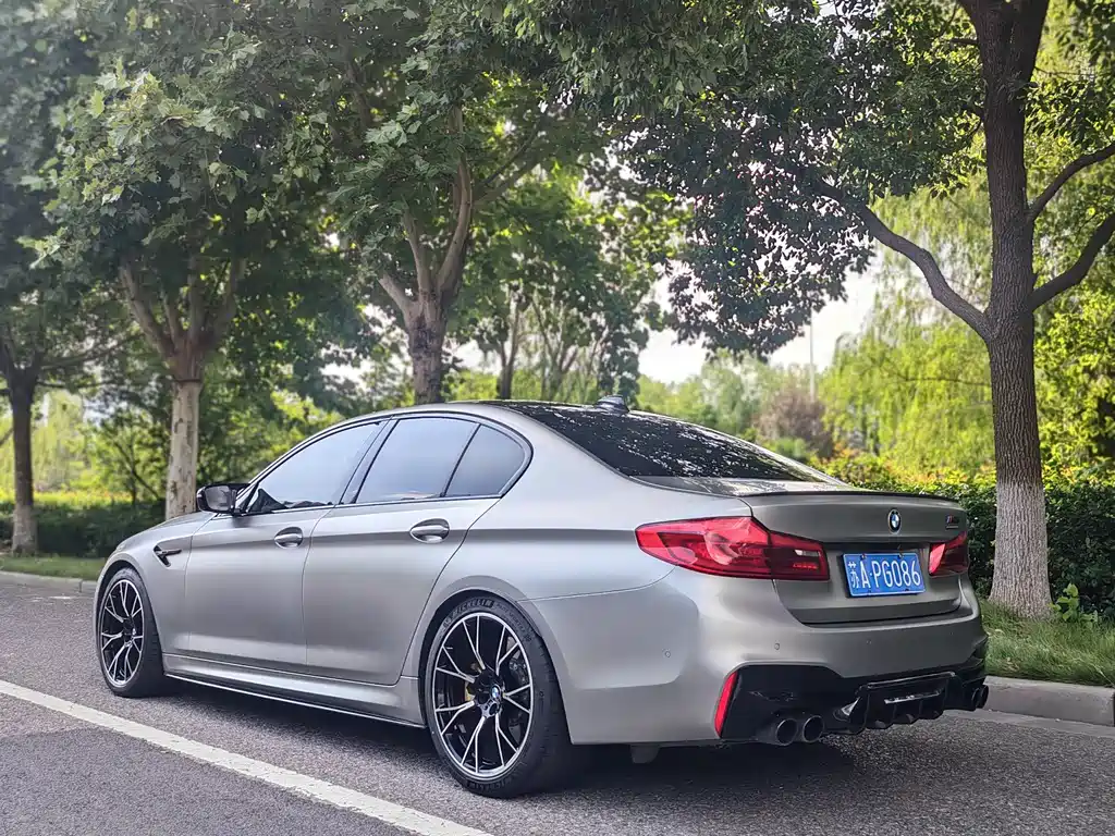 BMW M5 — миниатюра 6