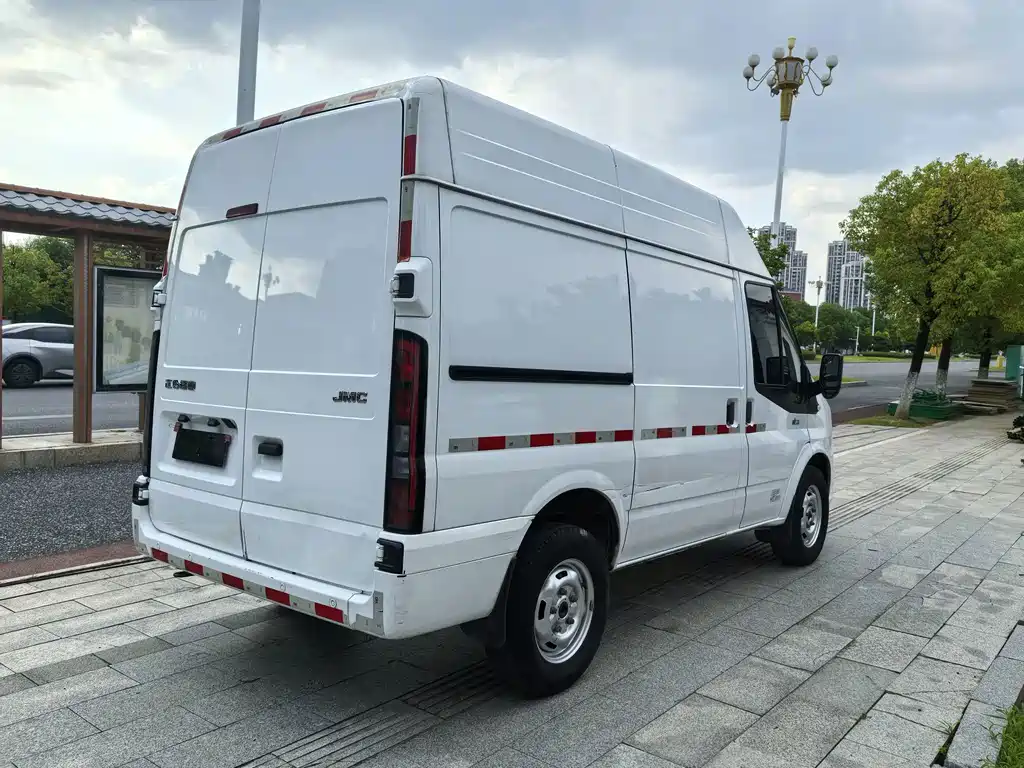 JMC JMC Fushun — миниатюра 5