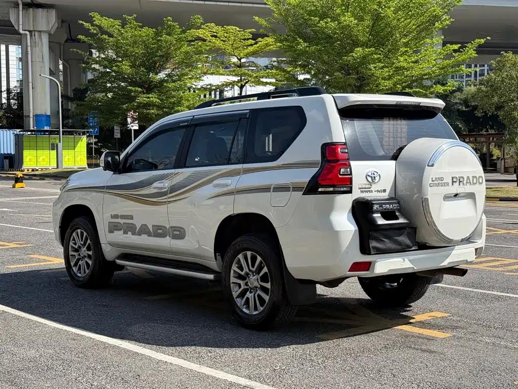 TOYOTA PRADO