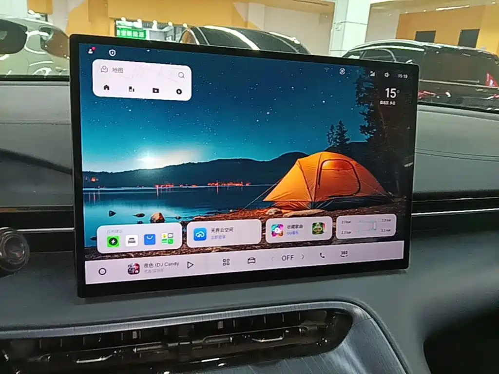 Galaxy Galaxy E5 — миниатюра 13