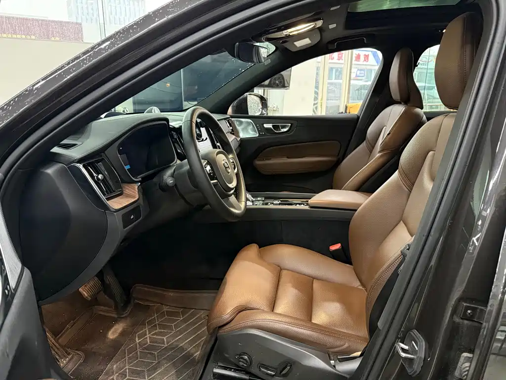 Volvo XC60 — миниатюра 6