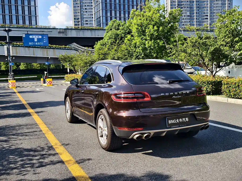 Porsche Macan — миниатюра 6