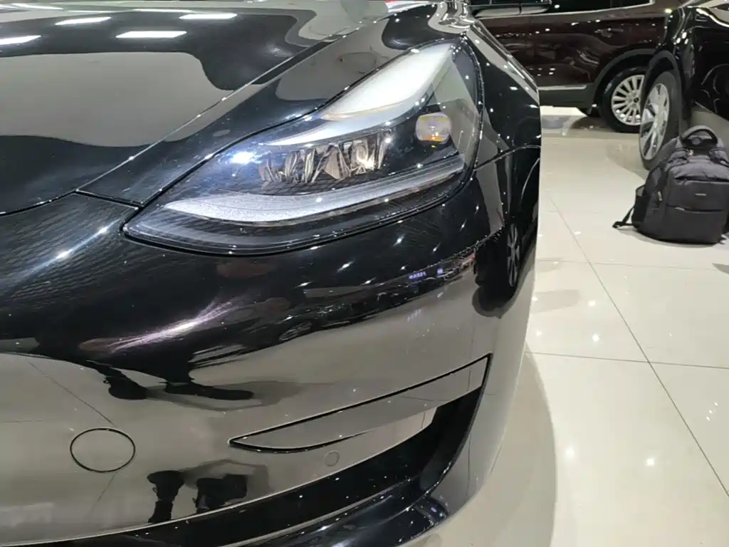 Tesla Model 3 — миниатюра 24