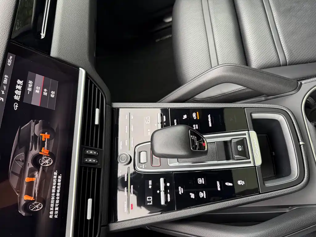 Porsche Cayenne — миниатюра 26