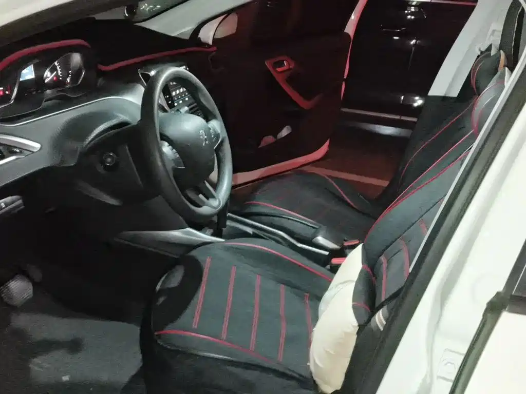 Peugeot 2008 — миниатюра 11