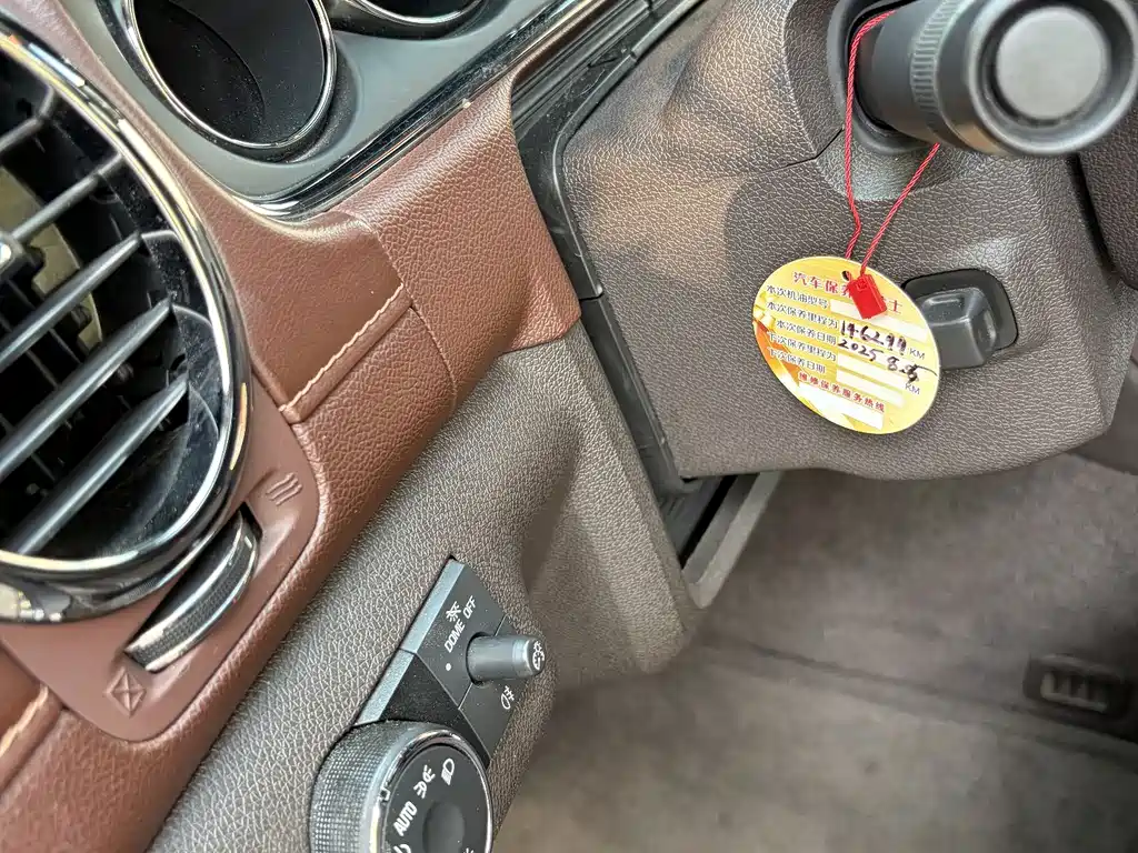 Buick Enclave — миниатюра 11