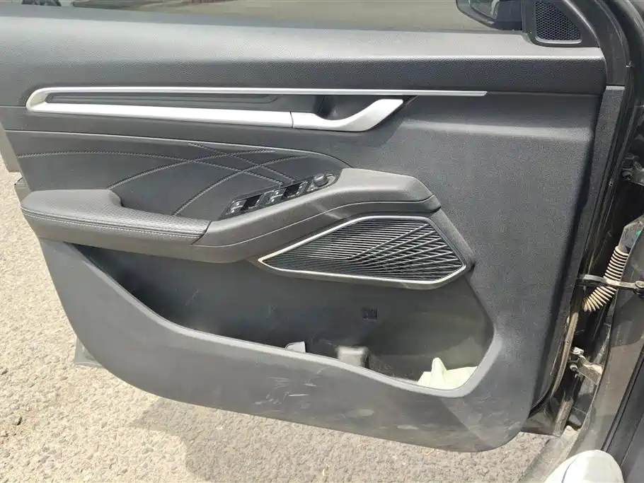 Geely Emgrand 2023 4 Champion 1.5L CVT Luxury