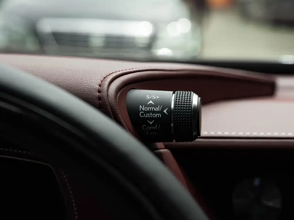 Lexus LS — миниатюра 23