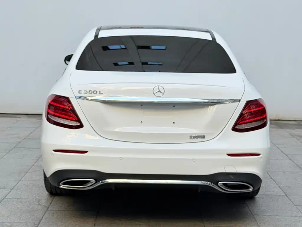 Mercedes-Benz E-Class — миниатюра 17