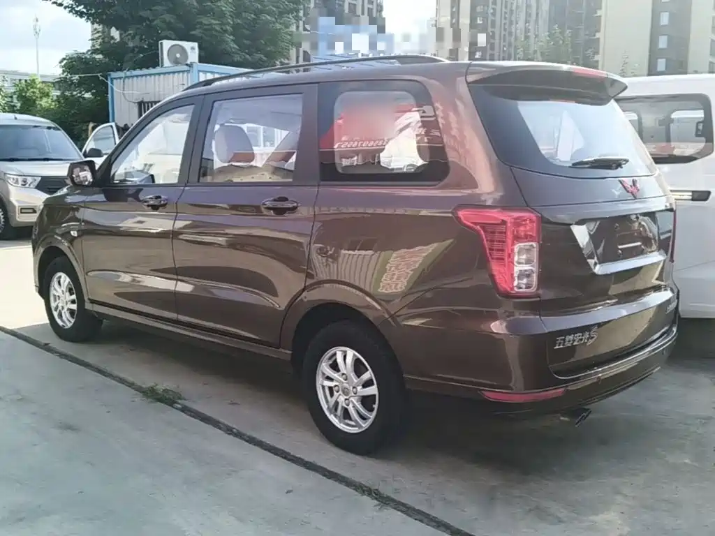 Wuling Hongguang — миниатюра 5