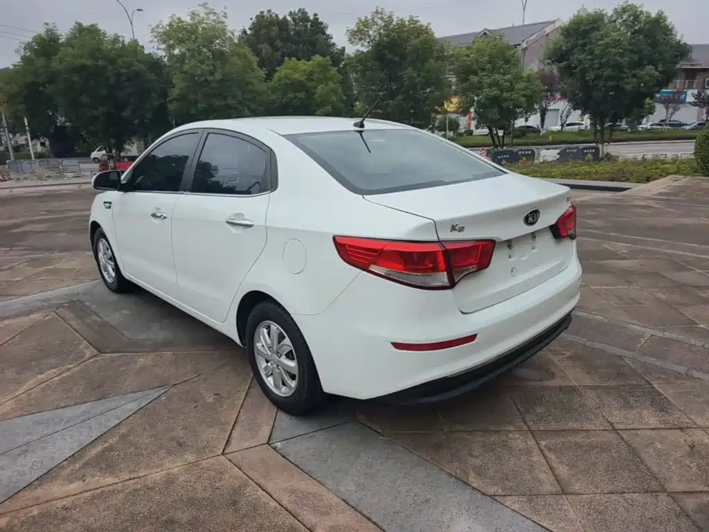 Kia K2 2015 1.4L AT GLS