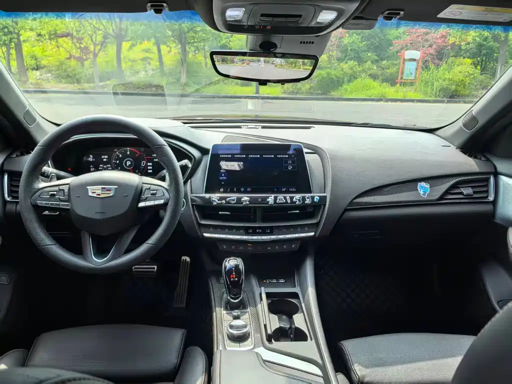 Cadillac CT5 2023 28T