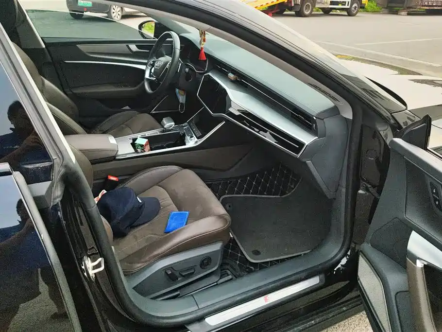 Audi A7L 2022 45 TFSI S-line