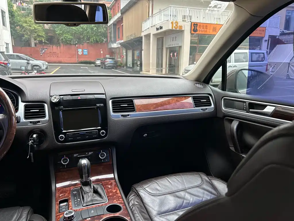 Volkswagen Touareg — миниатюра 20