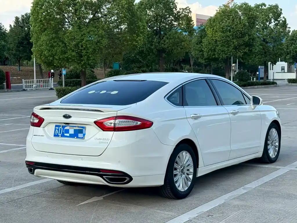 Ford Mondeo — миниатюра 9