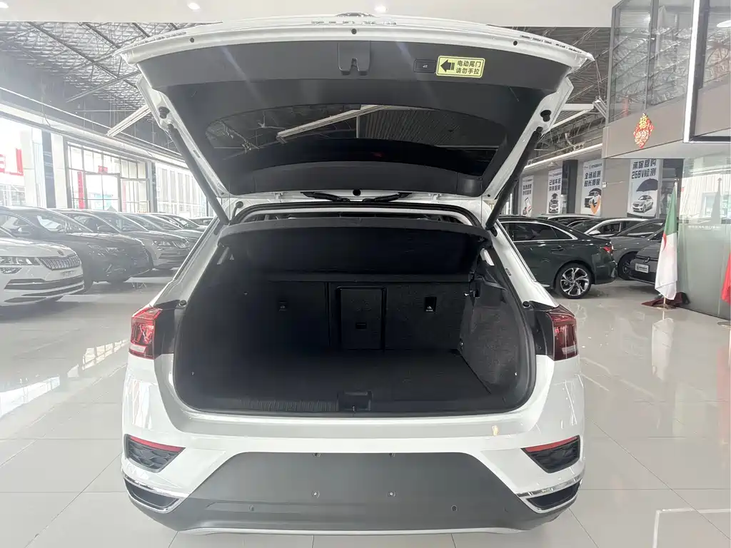 Volkswagen T-Roc — миниатюра 12