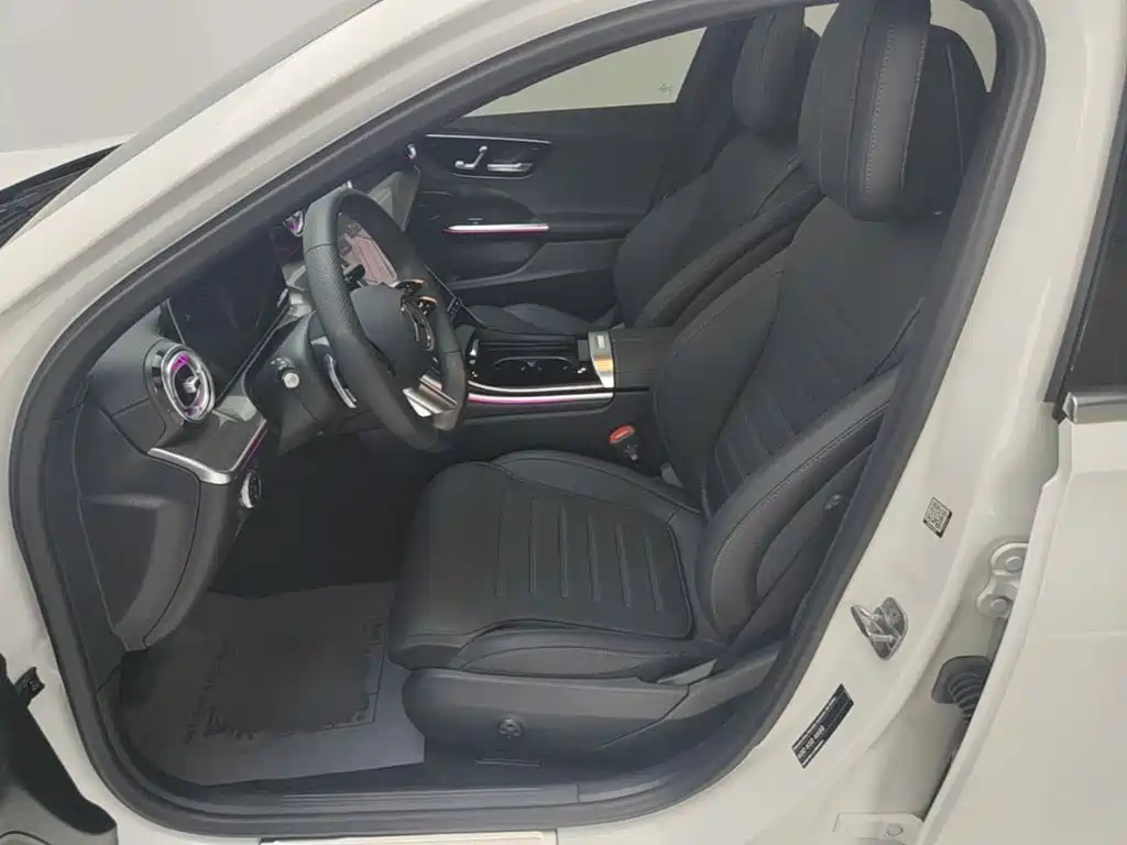 Mercedes-Benz C-Class — миниатюра 15